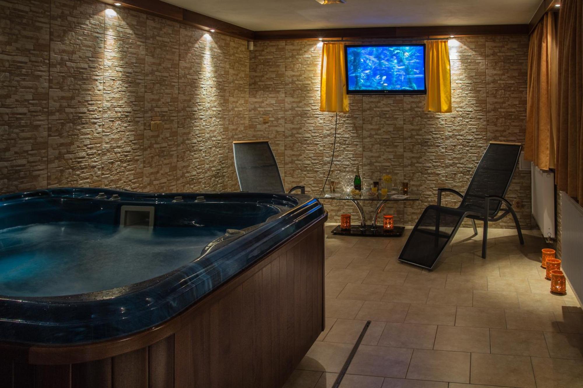 Wellness Penzion Palice Jindřichŭv Hradec Kültér fotó