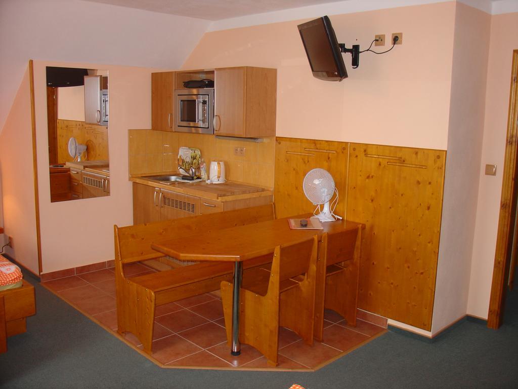 Wellness Penzion Palice Jindřichŭv Hradec Kültér fotó